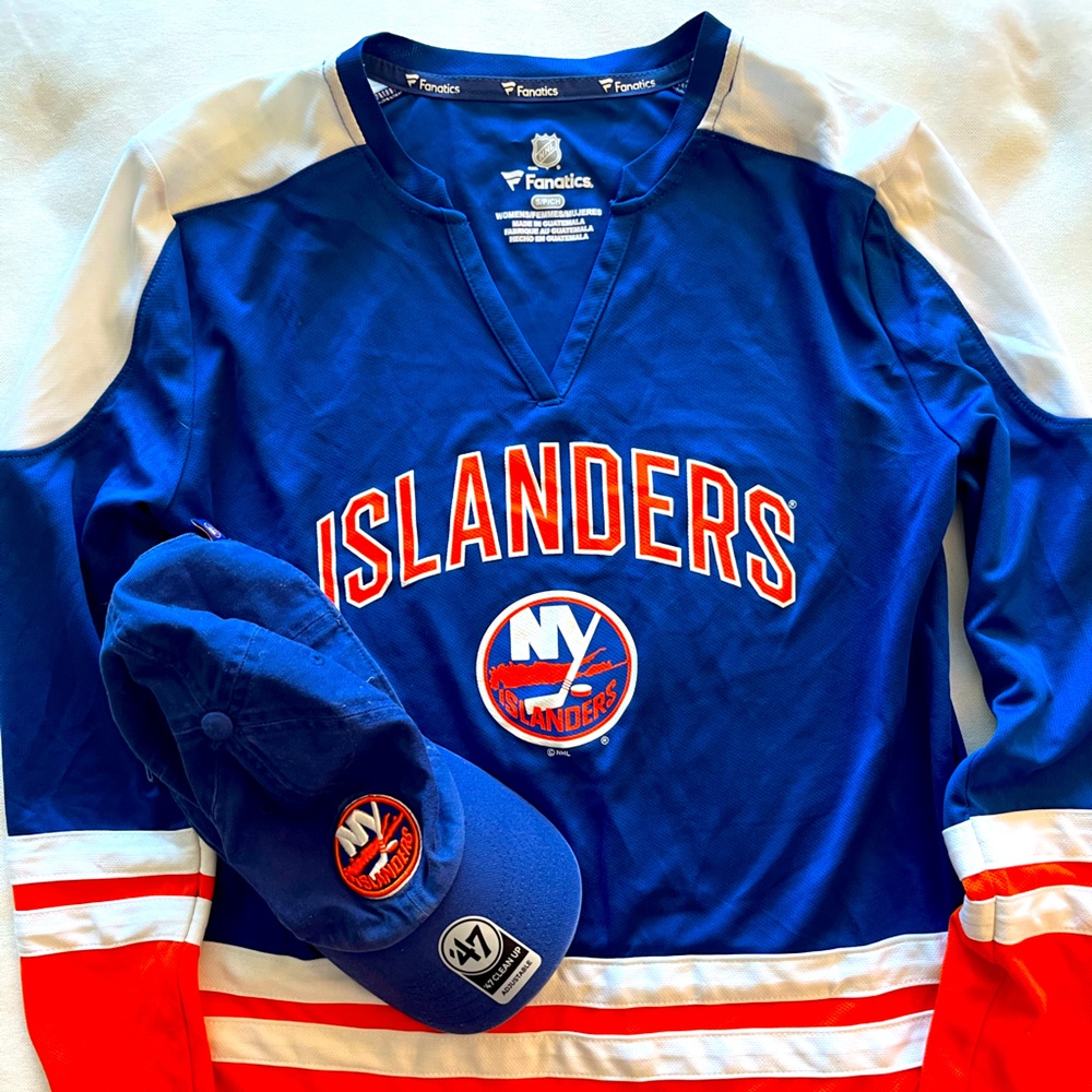 NHL Women’s Islander Jersey & Hat 🧡